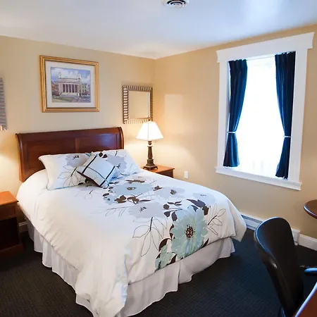Beacon Hotel Oswego Exterior photo