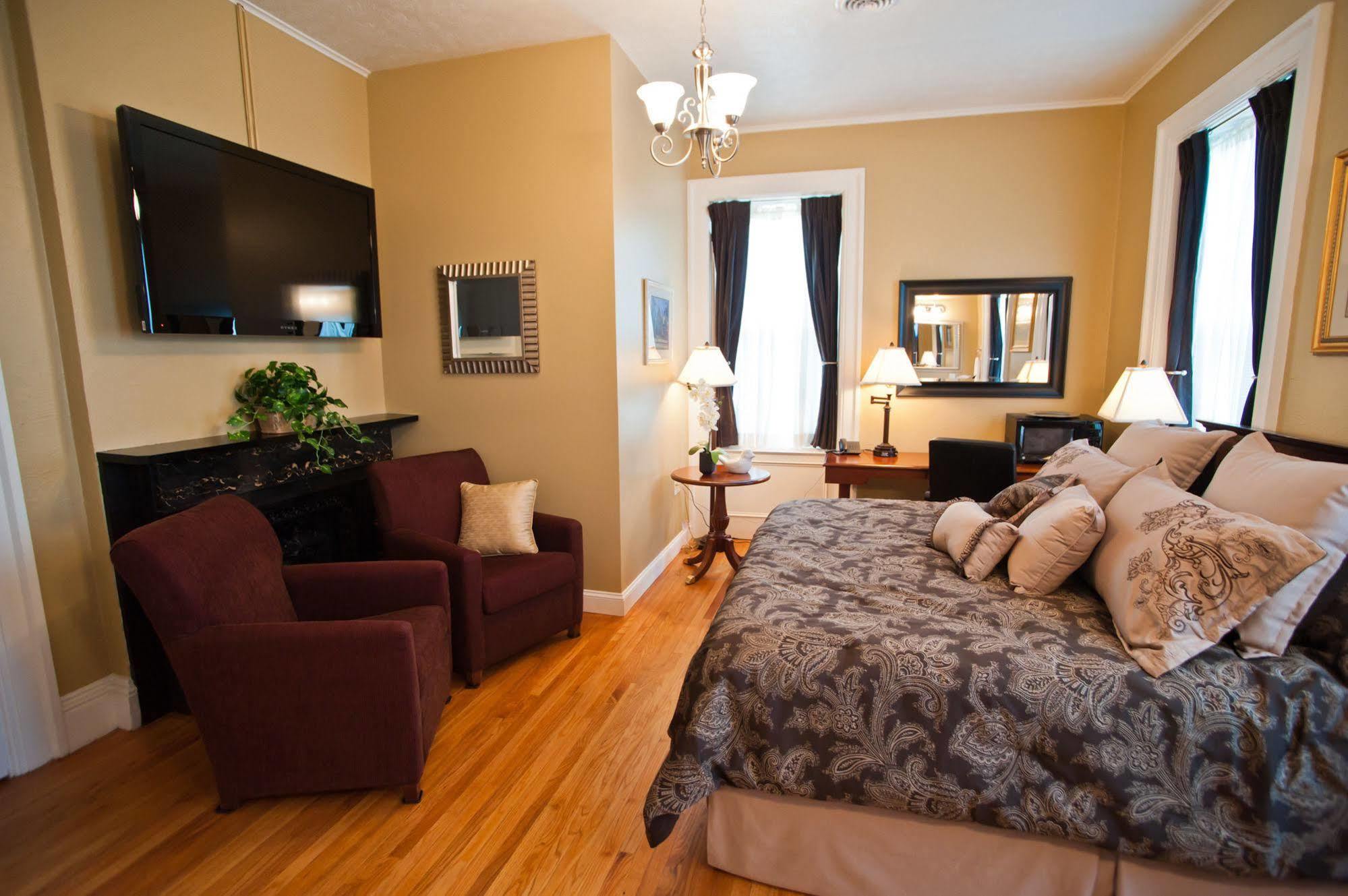 Hotel Beacon Oswego
